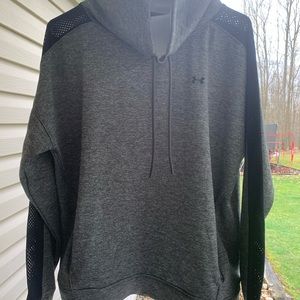 Women’s Under Armour funnel neck sweatshirt size xl